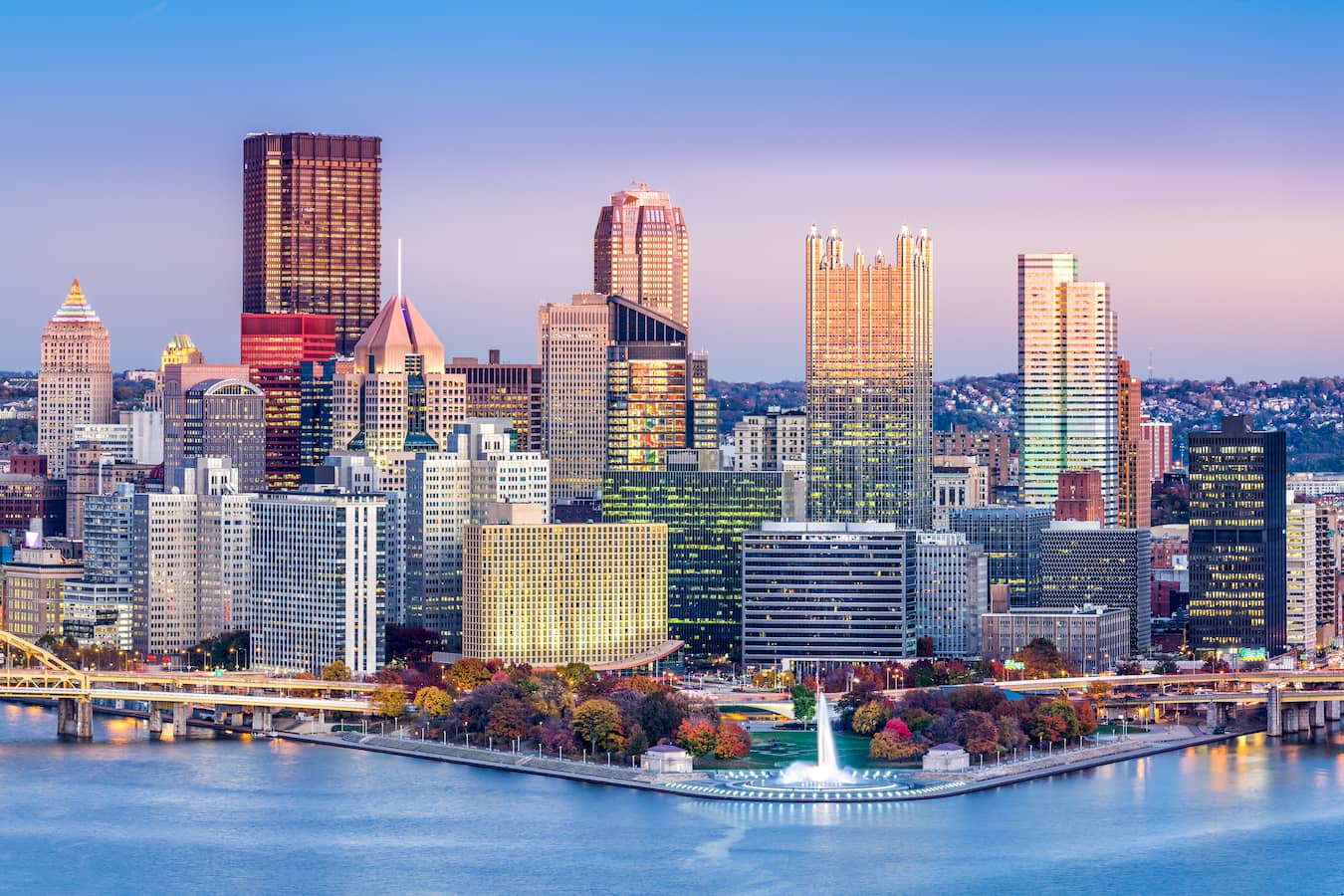 Pittsburgh, Pennsylvania skyline at dusk.